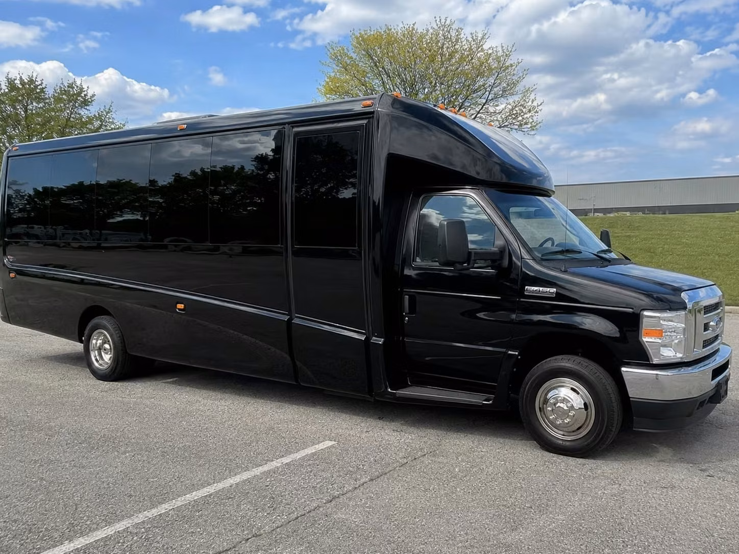 minibus rentals for smaller moreno valley prom groups who want privacy