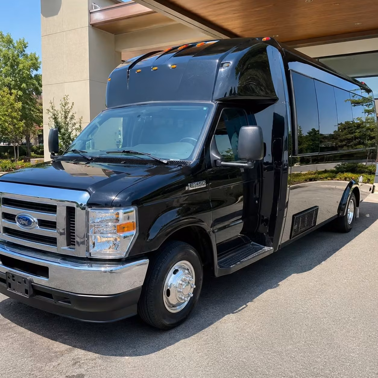 party buses for moreno valley prom groups who want to arrive in style